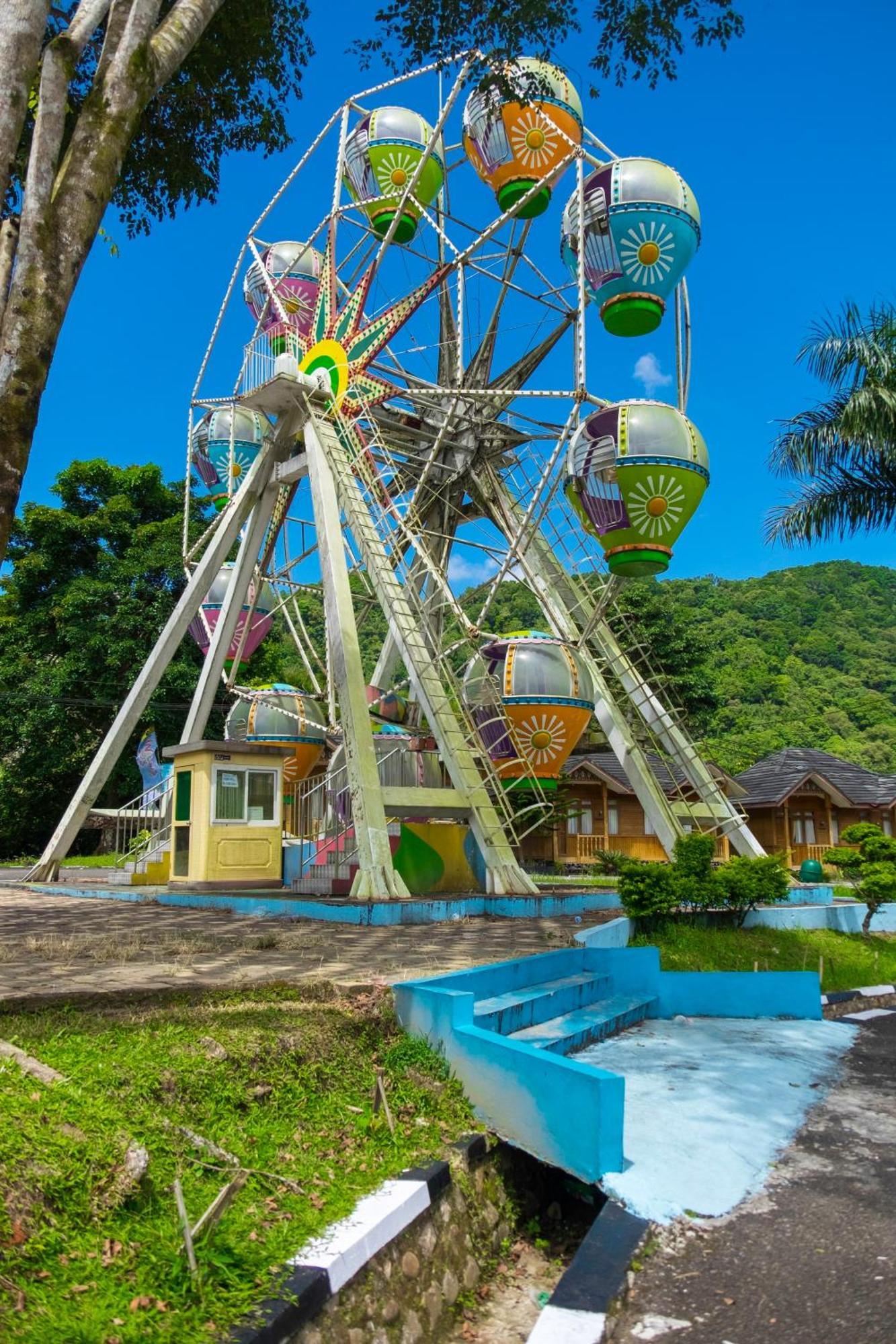 Mifan Resort And Waterpark Padang Panjang Exterior photo